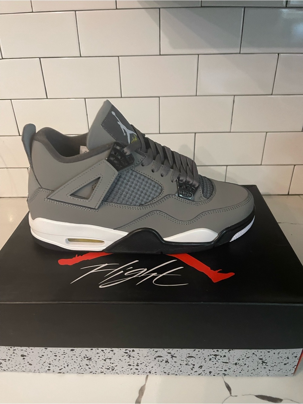 Men’s Retro 4 Cool Gray Size 9.5.